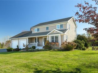 65 Raymond Dr, Portsmouth, RI 02871