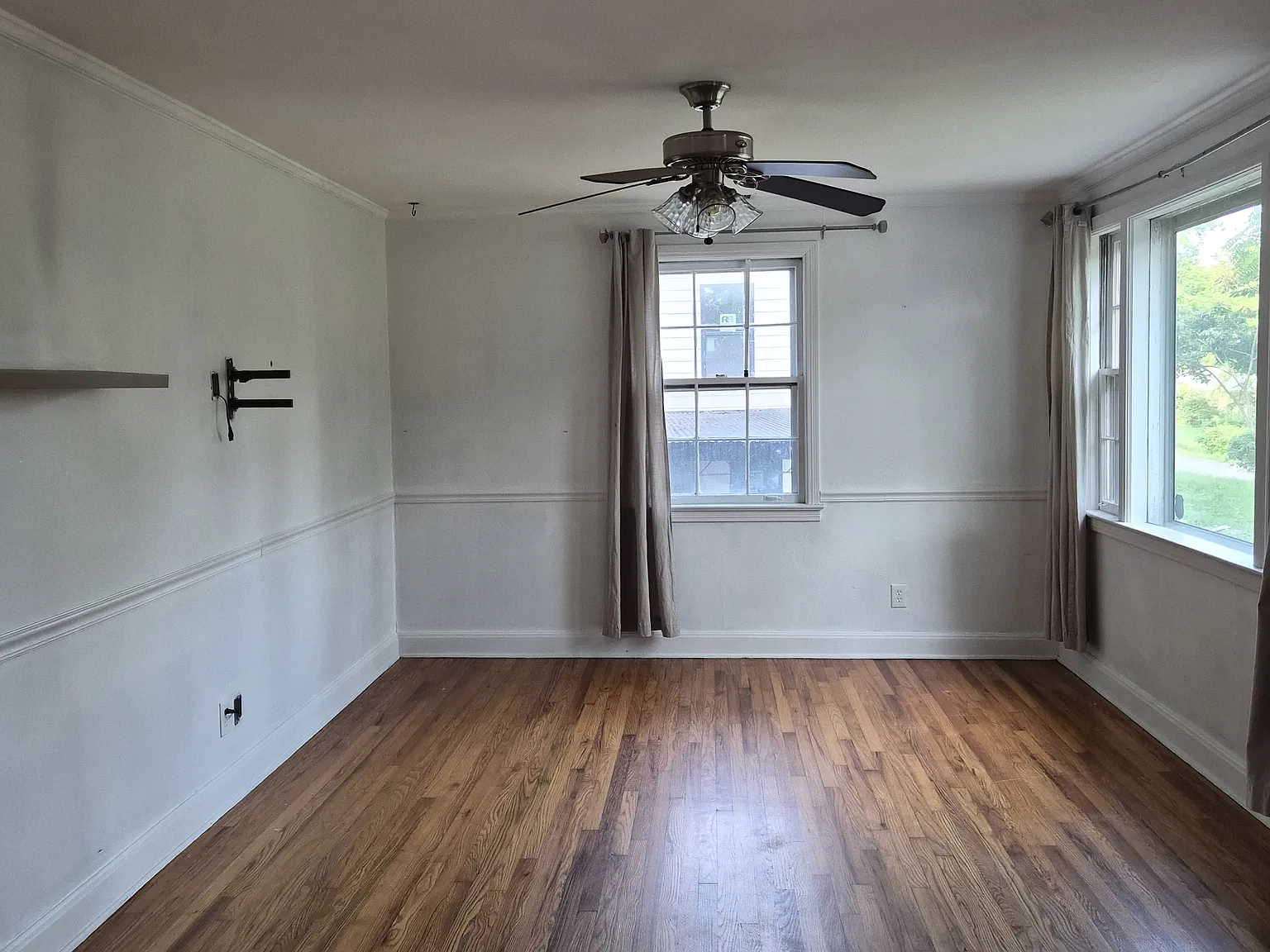 1324 Saturn Dr — Photo 3