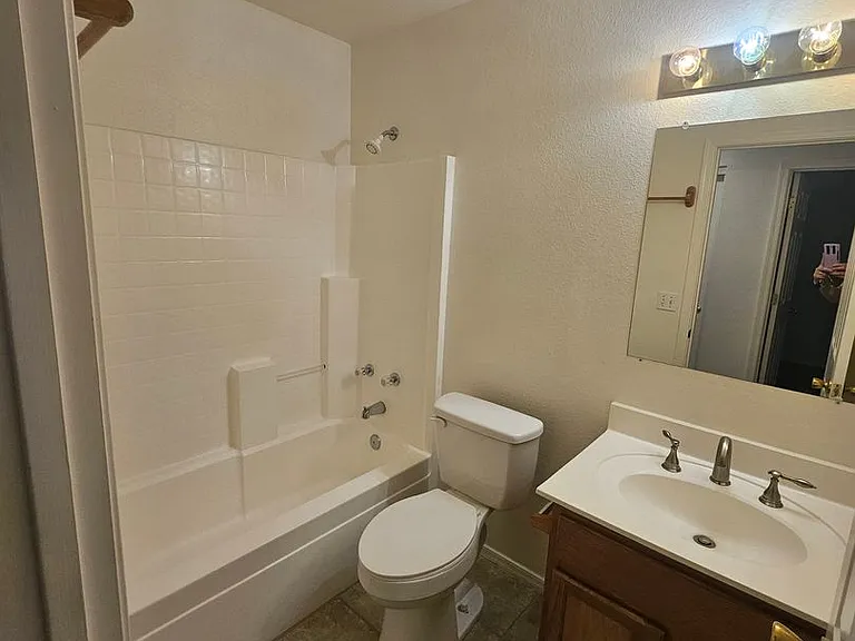 902 Riverfront Dr — Photo 7