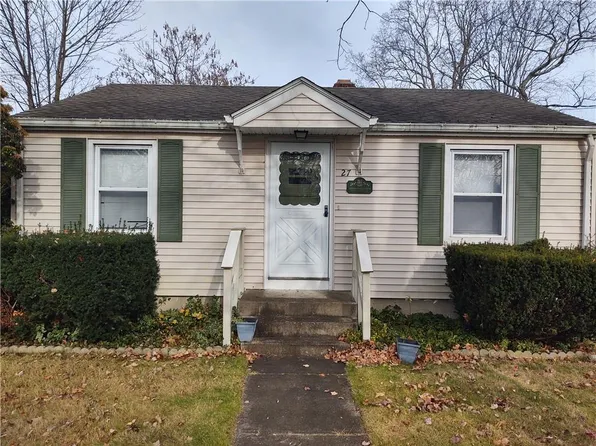 27 Winthrop St E, Riverside, RI 02915