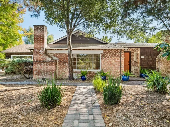 1055 Los Robles Ave, Palo Alto, CA 94306