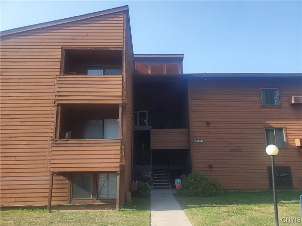 325 Village Blvd N, Baldwinsville, NY 13027