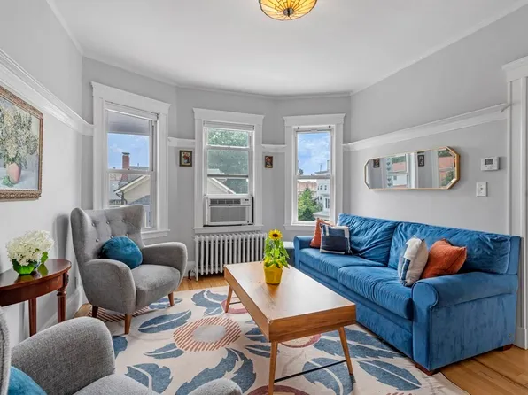 26 Linden St #3, Brookline, MA 02445