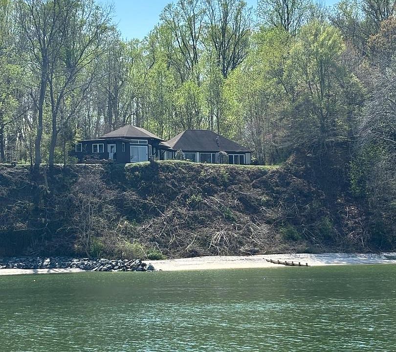 2nd image of 43816 Raspberry Ln