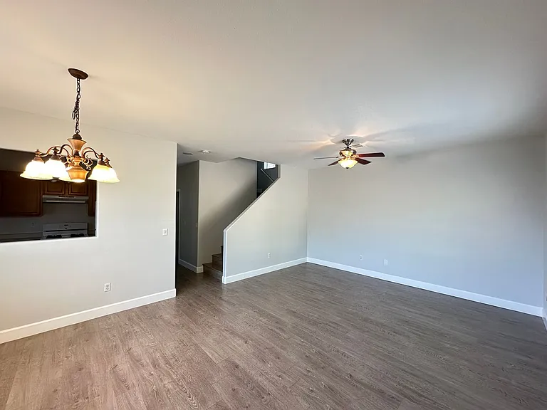 241 Crystal Rose Ct — Photo 5