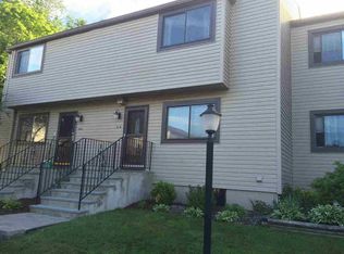 10 Squires Gate UNIT B, Poughkeepsie, NY 12603