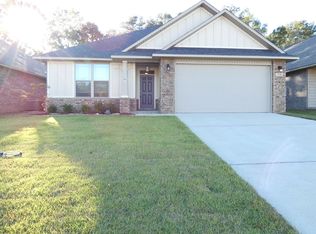 5281 Parkside Dr, Pace, FL 32571