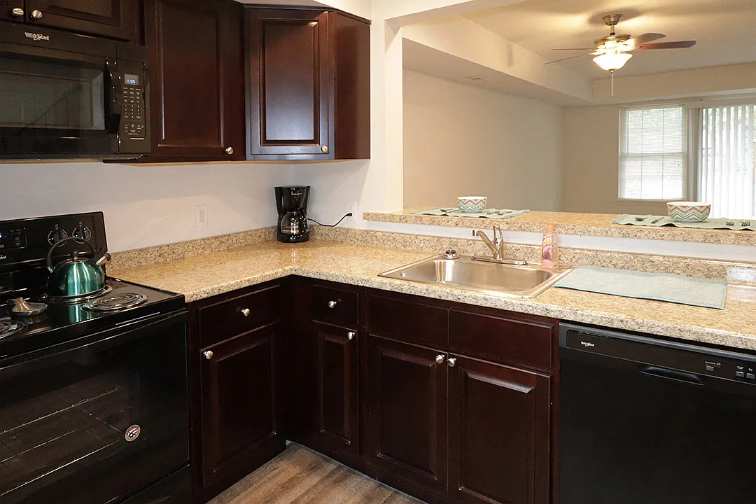 Parktowne Townhomes — Photo 2