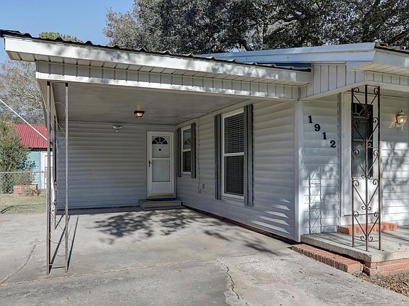 5th image of 1912 Blake St