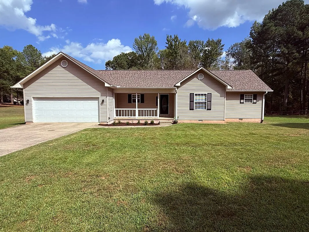 3 bed, 2.0 bath, 1722 sqft, $1,800 — Photo 2