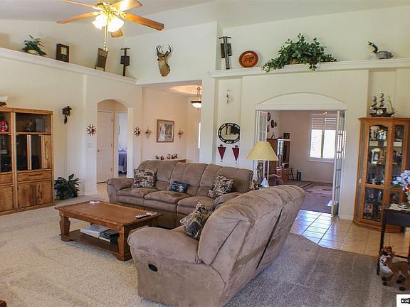 2nd image of 2931 La Cresta Cir