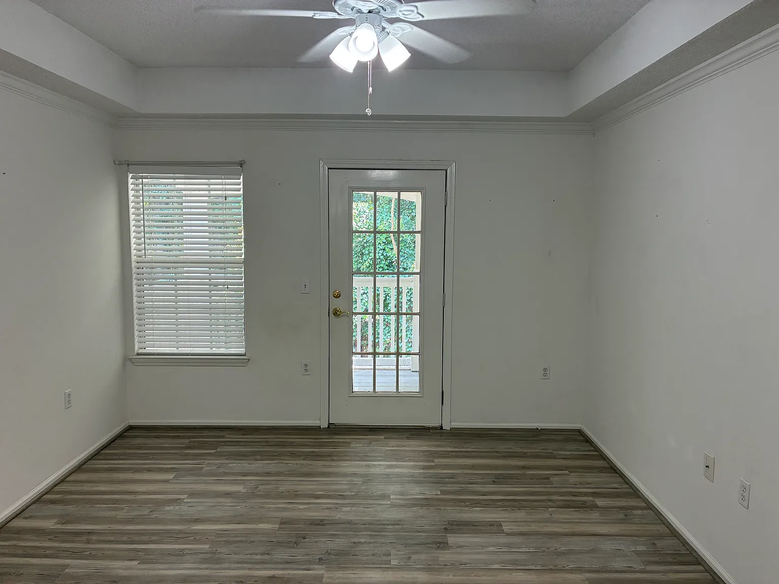 2 bed, 989 sqft, $1,950 — Photo 4