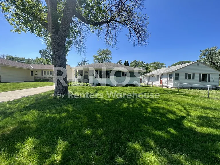 7404 Queen Ave S — Photo 16