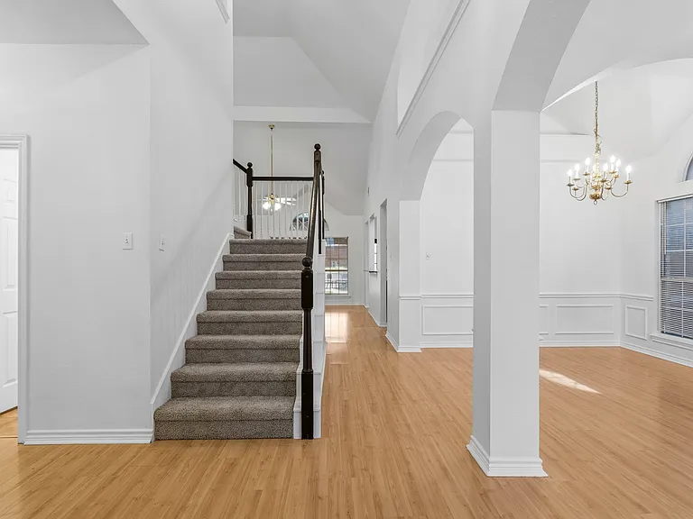 12945 Peach Tree Way — Photo 7
