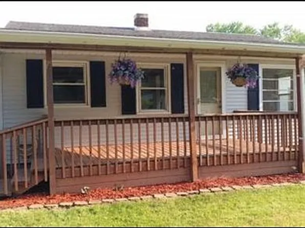 2313 Jackson St, Savanna, IL 61074