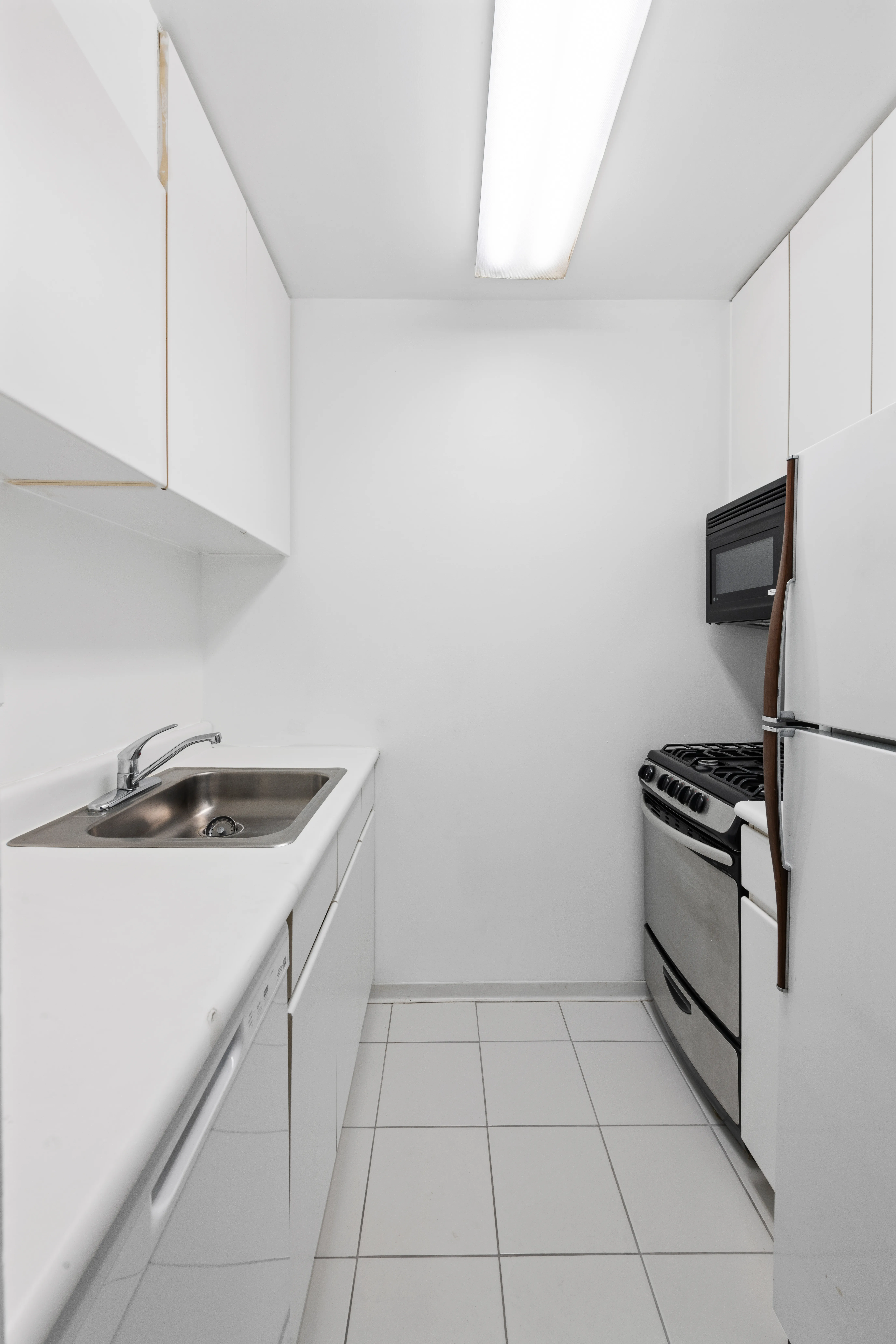 235 East 40th Street #15J in Murray Hill, Manhattan | StreetEasy