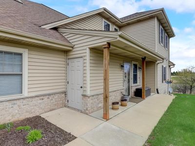 1616 New Port Vista DRIVE, Grafton, WI, 53024