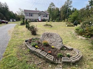 222 E Newport Rd, Stetson, ME 04488