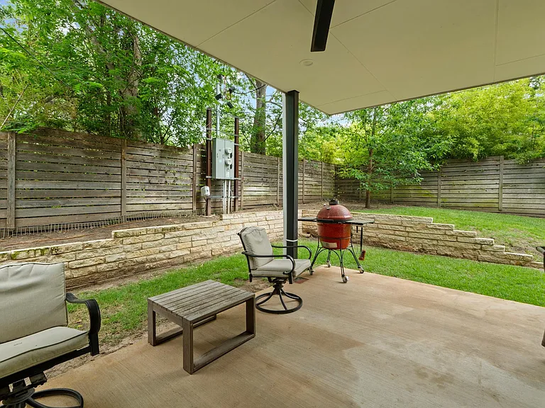 303 Woodward St #32 — Photo 37