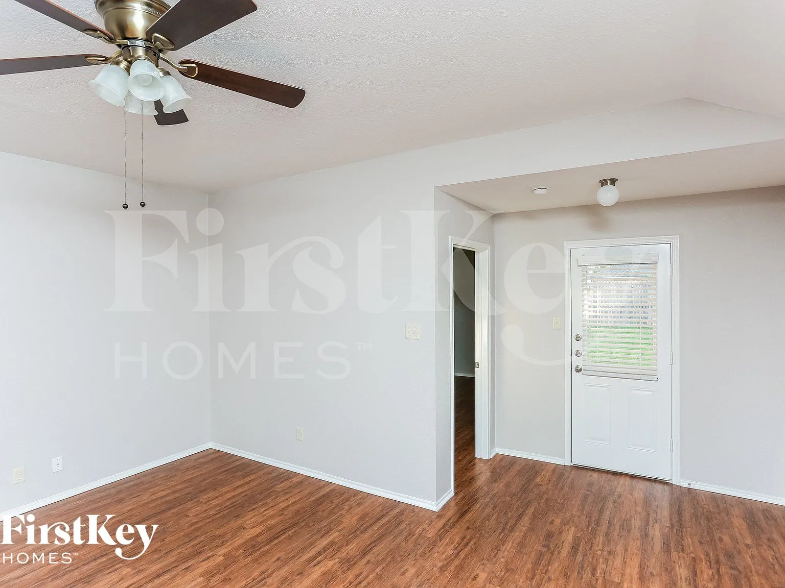 4 bed, 2.0 bath, 1881 sqft, $2,200 — Photo 3