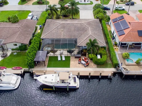 2425 SE 9th Street, Pompano Beach, FL 33062