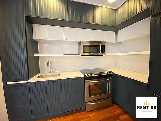 3rd image of 184 Bainbridge St #11A