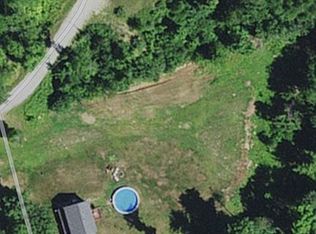 513 Old County Rd, Deering, NH 03244