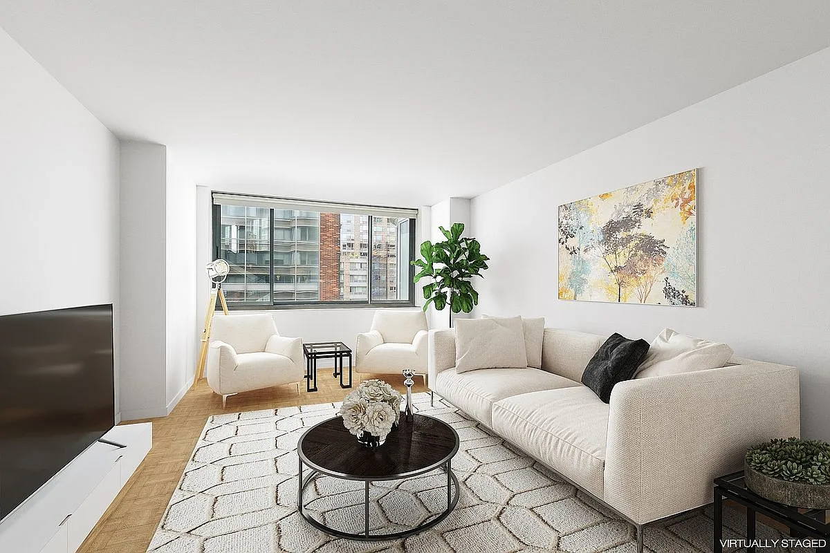 2000 Broadway APT 5G photo 1