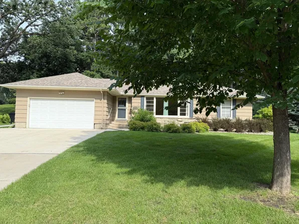 215 Maple Hill Rd, Hopkins, MN 55343