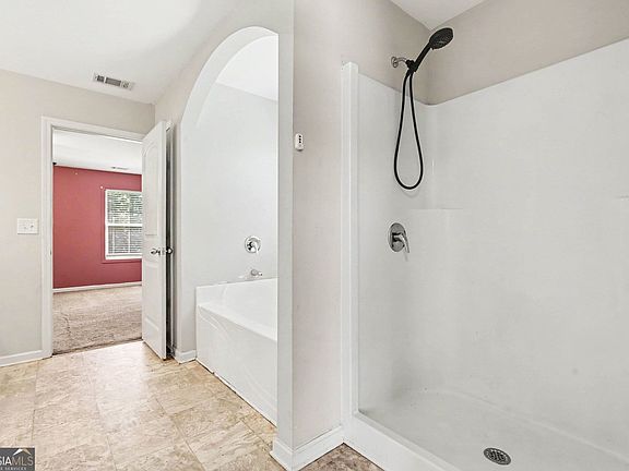 4th image of 84 Harvest Ln
