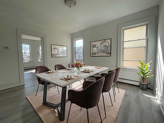 3rd image of 424 Warren St APT 2