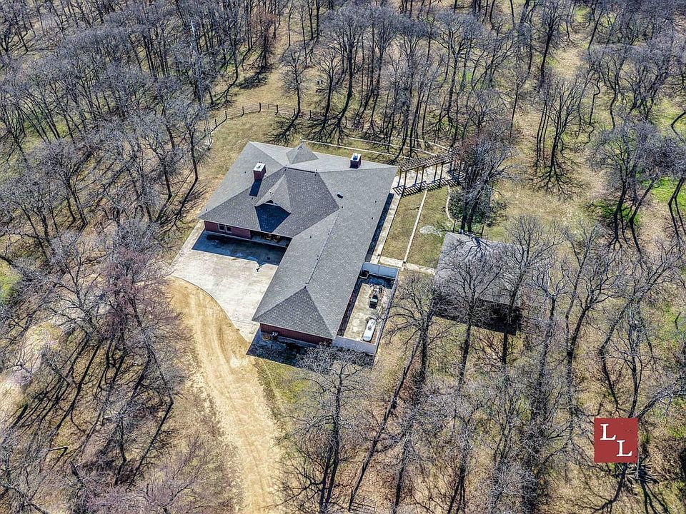 Henderson East Of Rr 5 