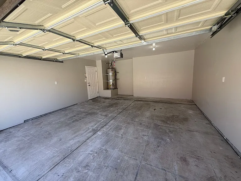 Yellow Meadow Ct 548 — Photo 28