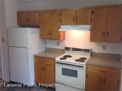 2nd image of 668 N 13th St #8409591