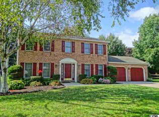 809 Wellington Dr, Carlisle, PA 17013