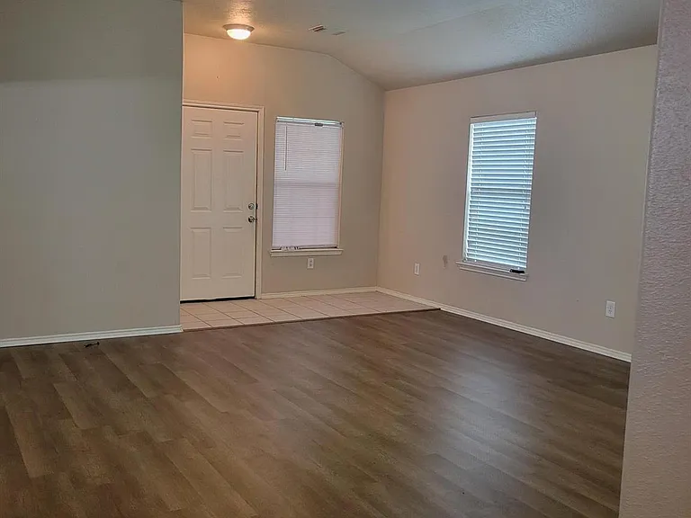 7206 Cypress Prairie Dr — Photo 3
