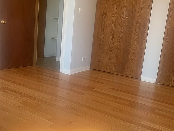 4th image of 4914 S Forrestville Ave APT 2