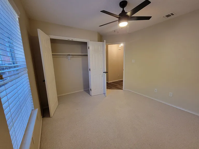 2704 Amherst Ave — Photo 28