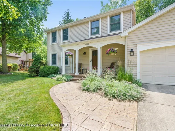 1790 Pine Creek Cir, Haslett, MI 48840