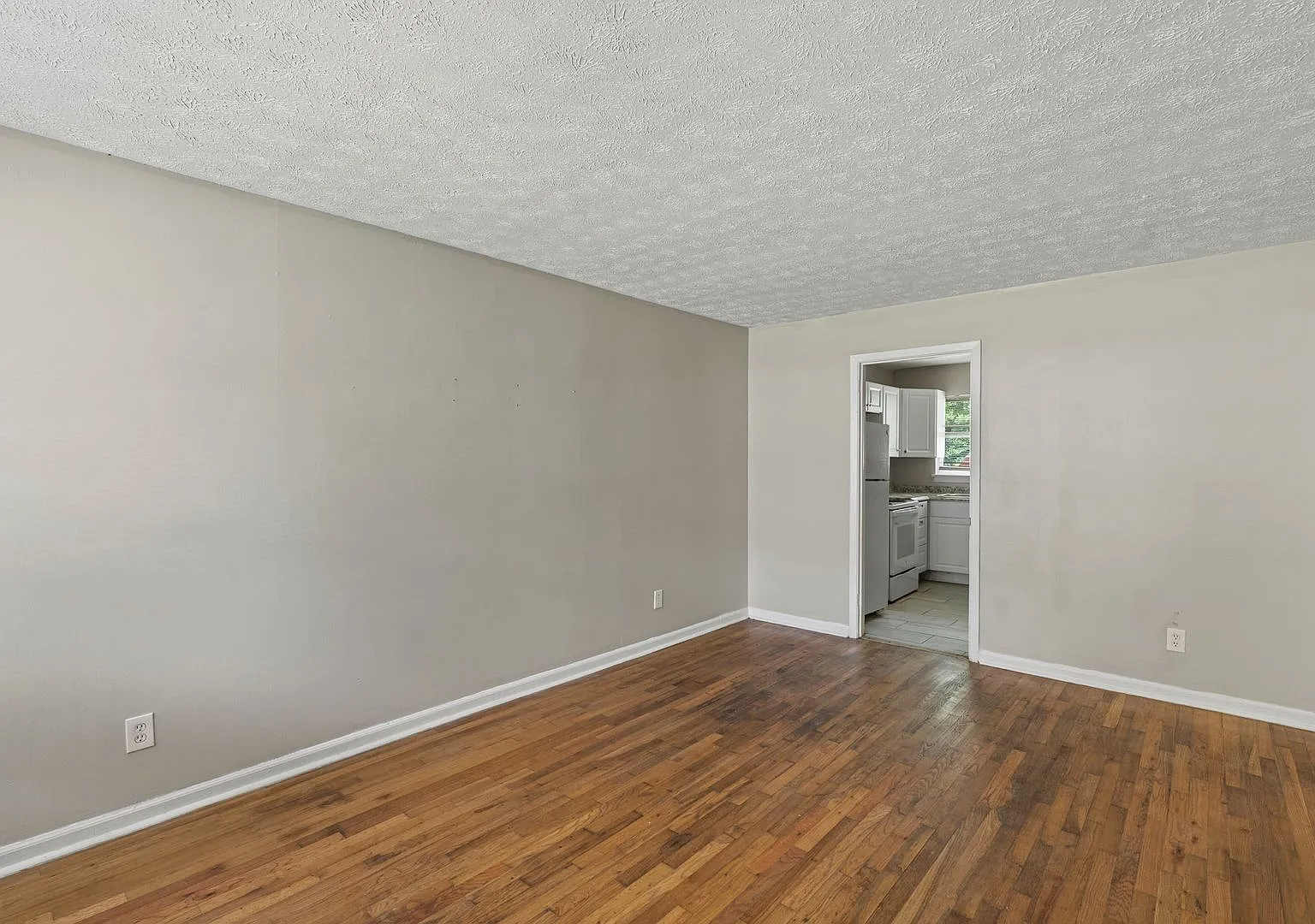 1595 Carlisle St NW — Photo 3