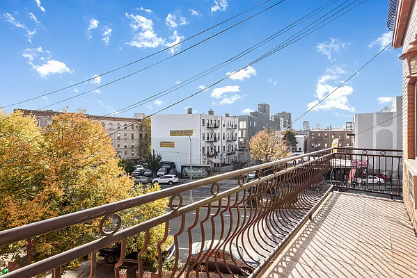 Rented by Corcoran | media 6