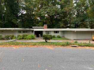 32 Aylesbury Rd, Worcester, MA 01609