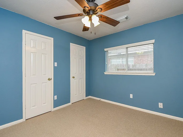 7218 Fox Hall Ln — Photo 12