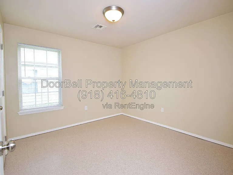 6018 S Newport Ave — Photo 10