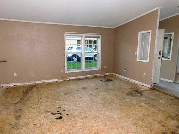 2nd image of 20 Vero Dr