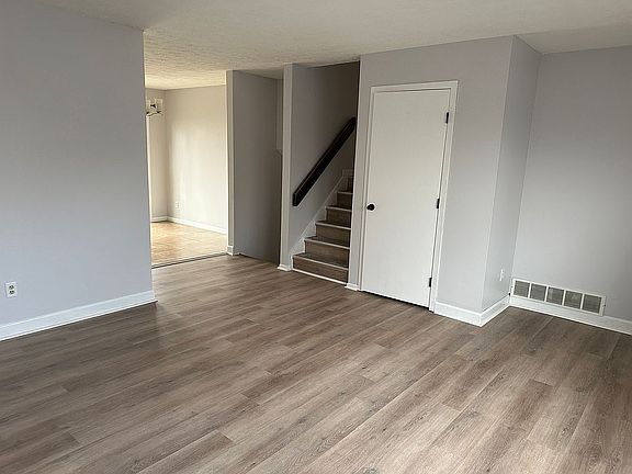 3rd image of 2103 Sari Lynn Ct