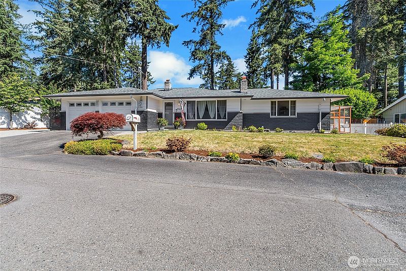 2nd image of 7913 Westshore Drive SW