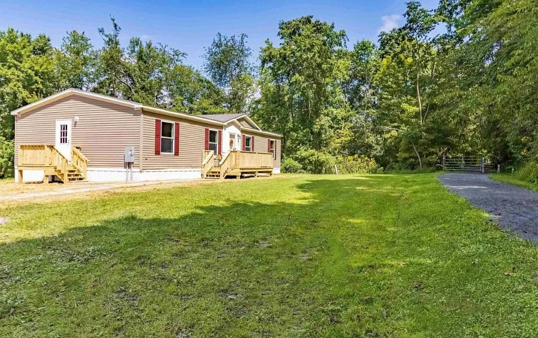 23 Breakiron Hill Rd — Photo 1