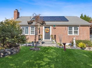 5 Fountain Dr, Valhalla, NY 10595