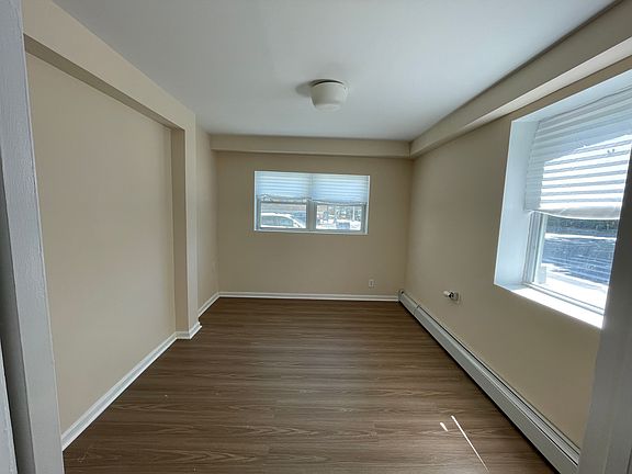 4th image of 124-01 Hillside Ave #Penthouse